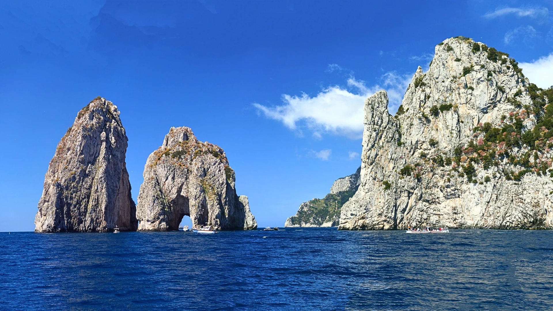 Boat tour in Capri