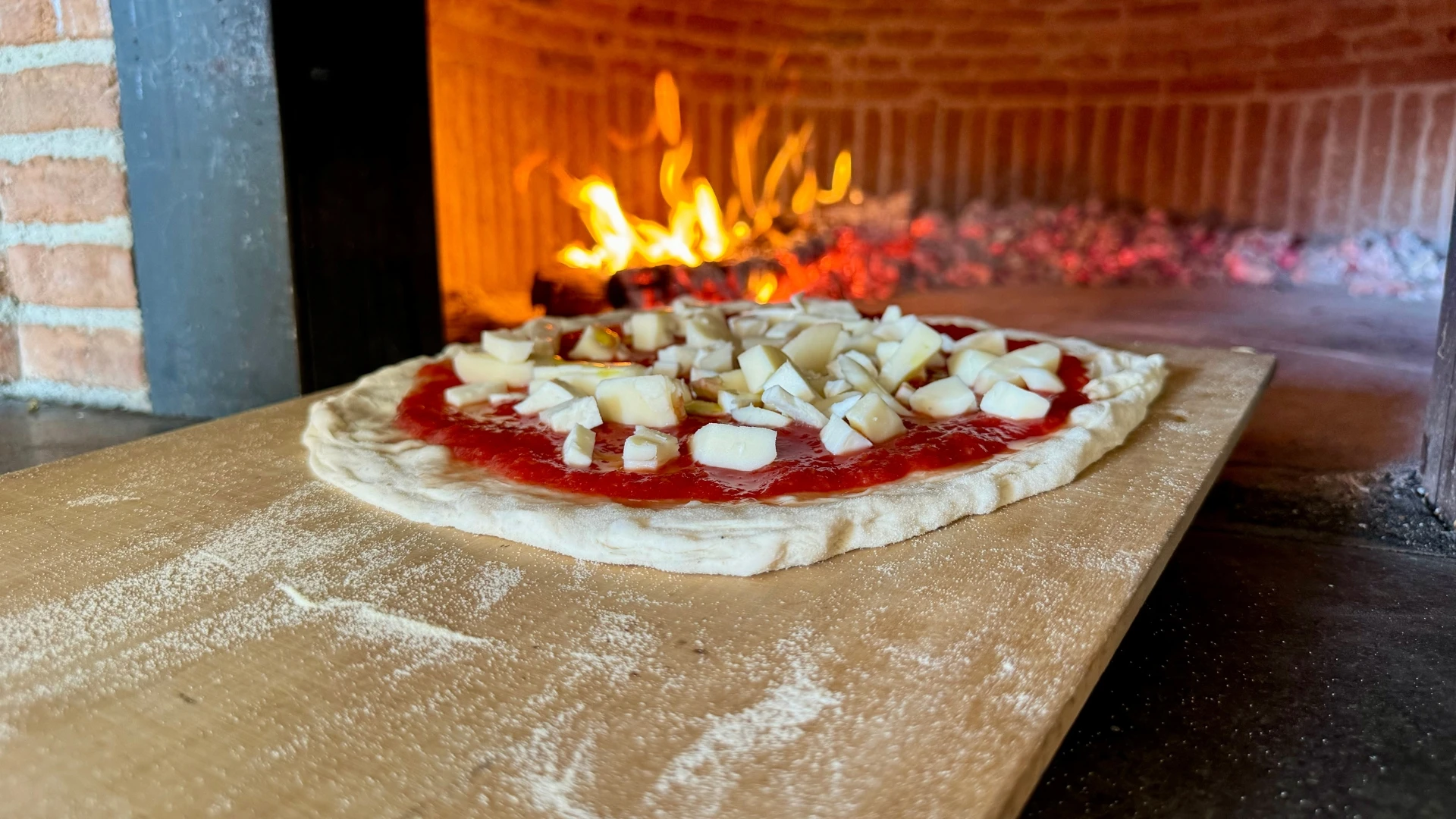 Neapolitan pizza cooking class in Sorrento