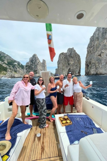 Tailor made boat tour in Capri