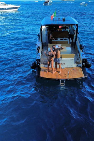 Blue water of Positano