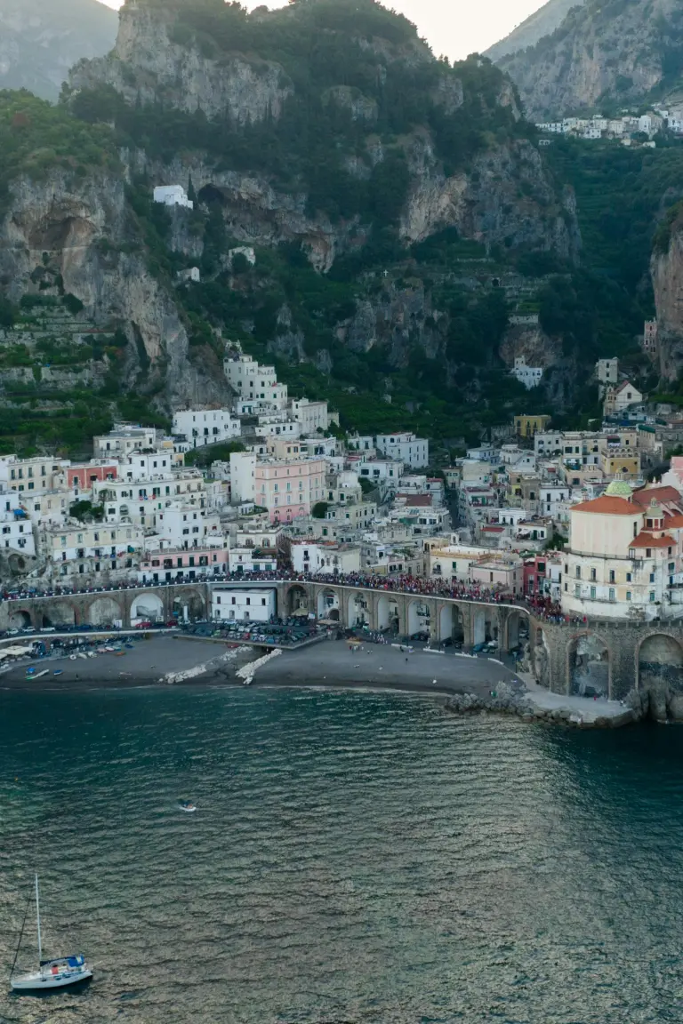 Atrani: La Joyita Encantadora Escondida de la Costa de Amalfi