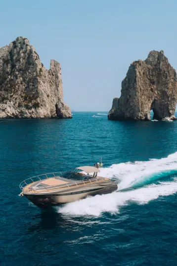 Private yacht tour in Capri