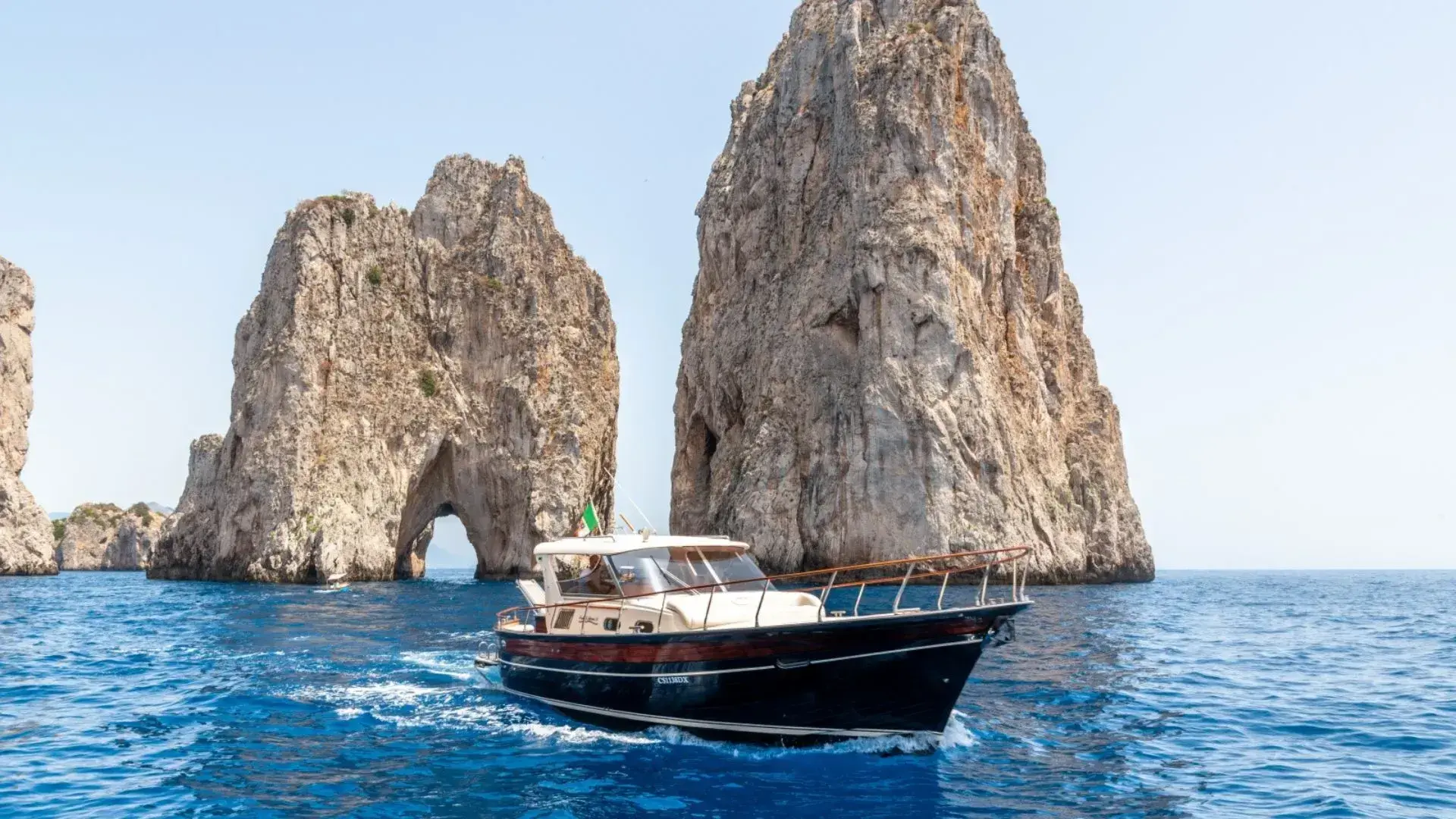 Excursão de Barco em Capri com Gozzo Sorrentino